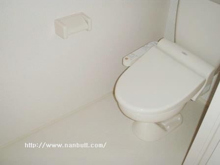 温水洗浄器付きトイレ